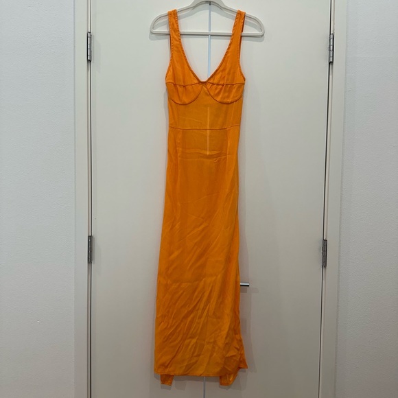 acacia swimwear Dresses & Skirts - NWOT - Acacia penny silk stretch dress 🍊